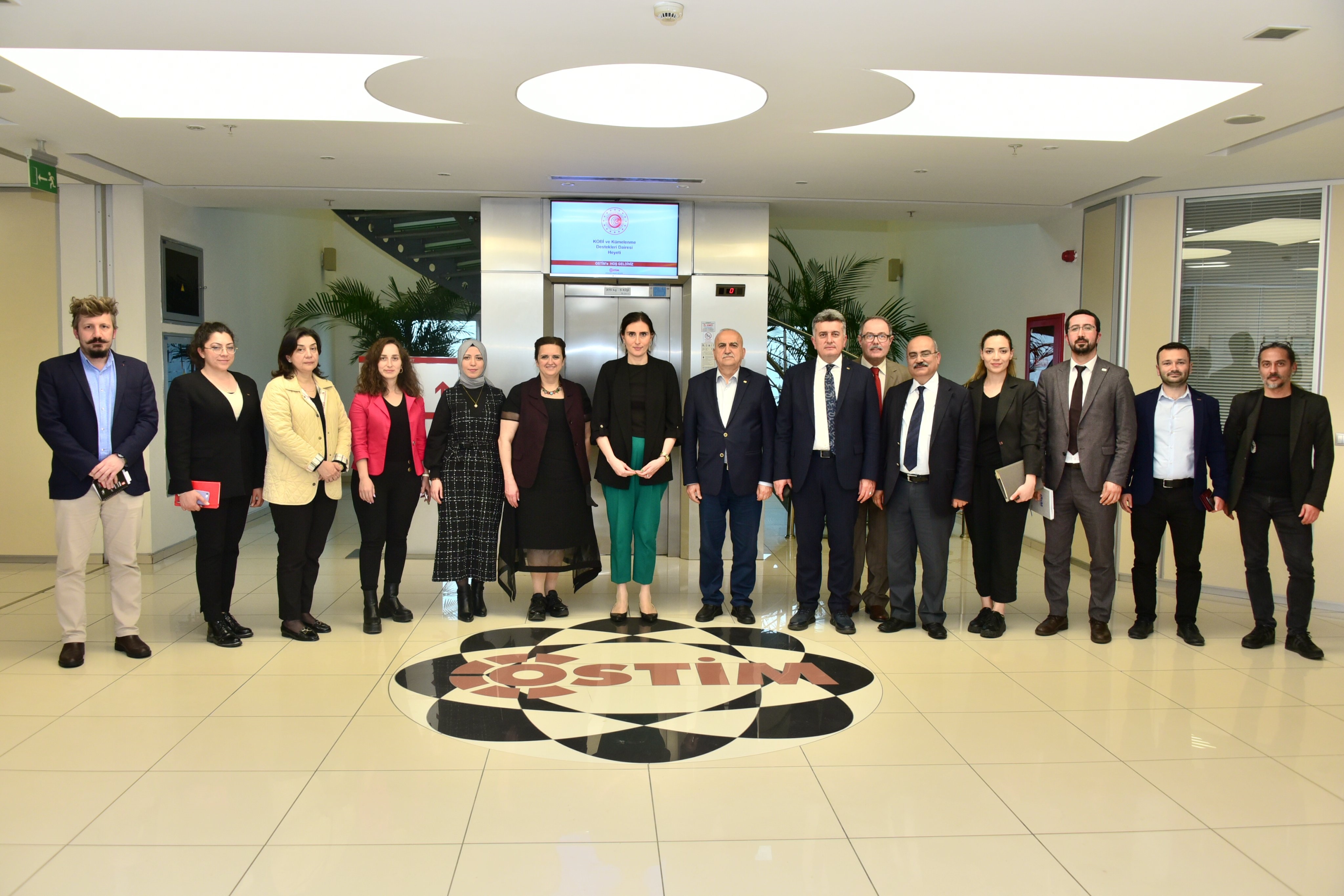 KOBİ ve Kümelenme Destekleri Daire Başkanı Pınar Aslan ve Bakanlık Uzmanları OSTİM’i ziyaret ettiler